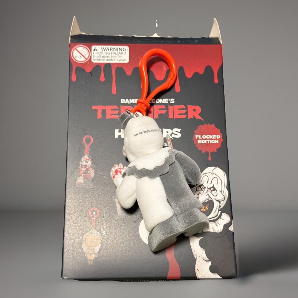 🔥UCC Damien Leone’s Terrifier Hangers Bag Charm - (Flocked Edition) BNWT🔥 - Picture 2 of 4